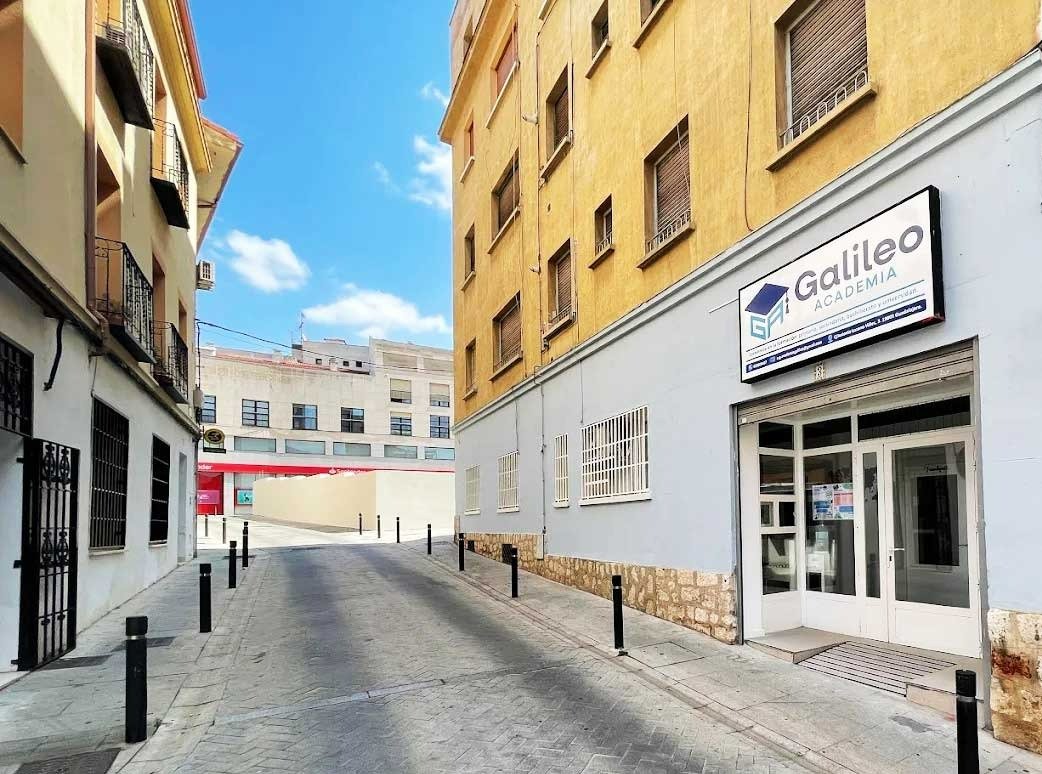 Exterior de la academia